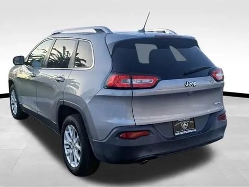 Used 2015 Jeep Cherokee Latitude FWD image 4