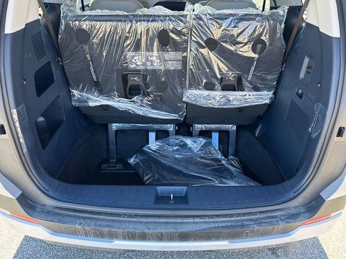 New 2026 Kia Carnival EX image 17