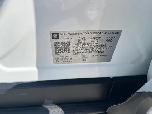 Used 2020 Chevrolet Equinox LT AWD/4WD image 17