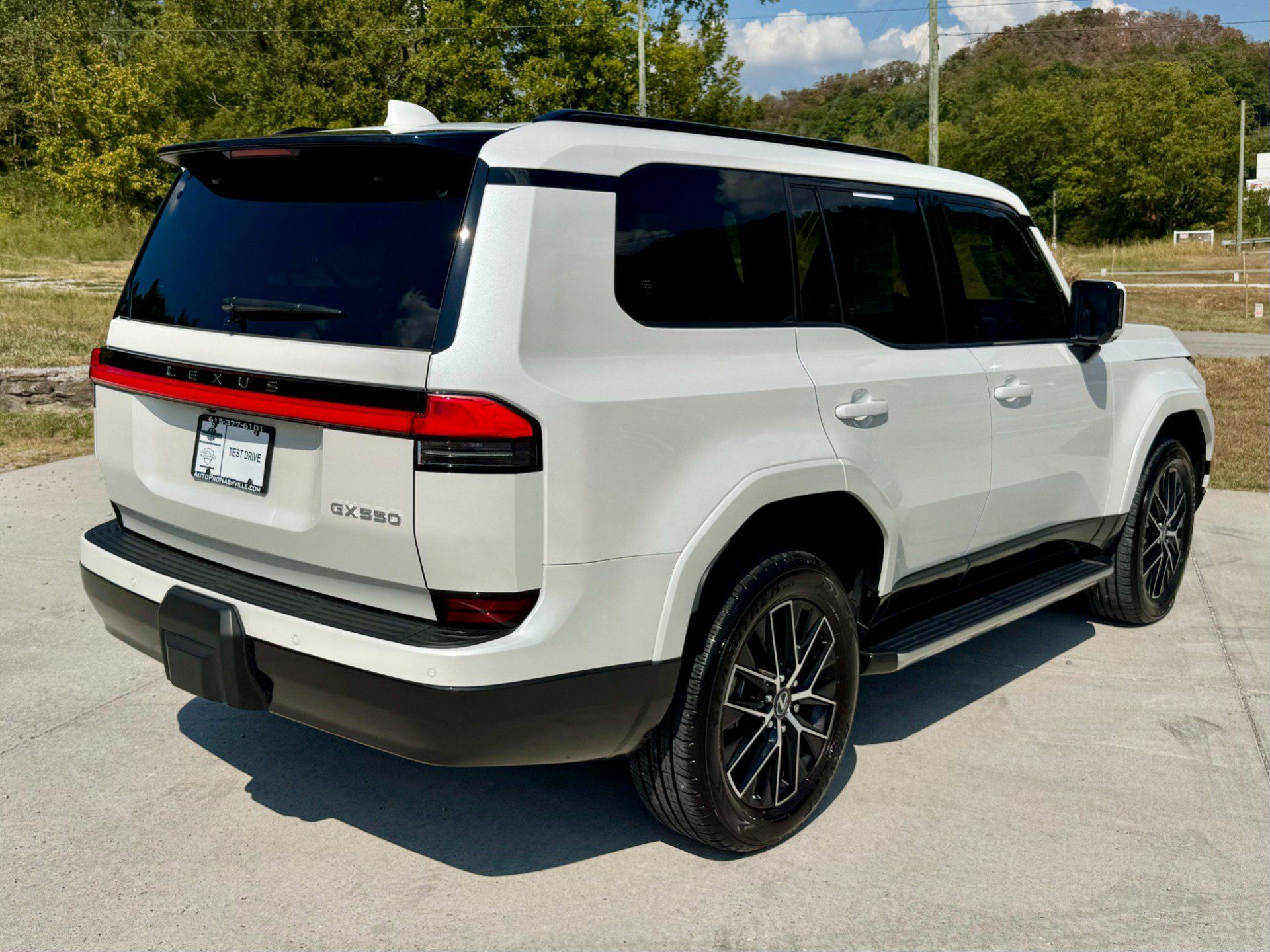 Used 2025 Lexus GX 550 w/ Cold Area Package AWD/4WD image 3