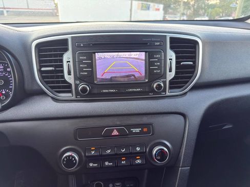 Used 2018 Kia Sportage LX AWD/4WD image 14