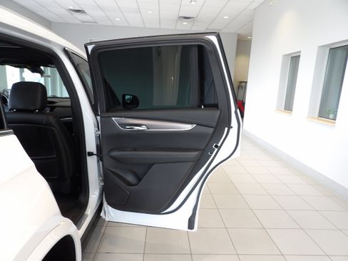 Used 2023 Cadillac XT6 Luxury AWD/4WD image 22