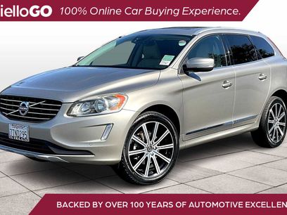 Used 2016 Volvo XC60 T5 Premier w/ Proximity Package
