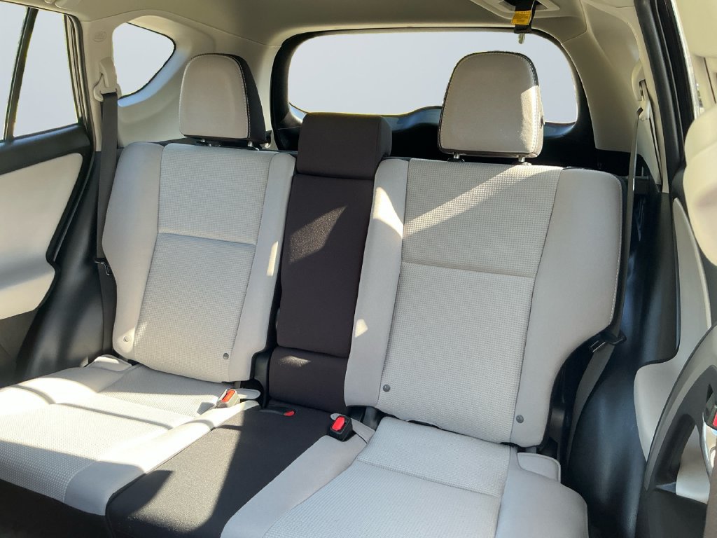 Used 2016 Toyota RAV4 XLE AWD/4WD image 14