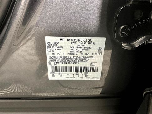 Used 2025 Ford Explorer ST-Line AWD/4WD image 19