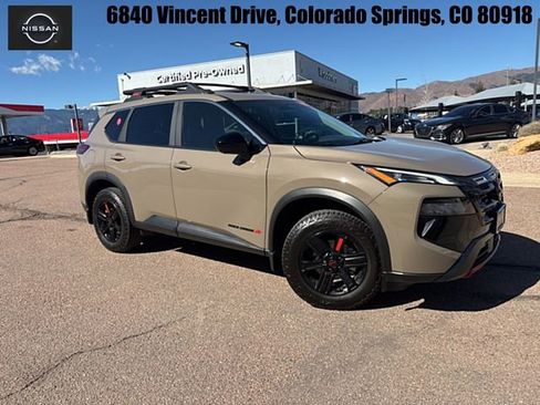 Used 2025 Nissan Rogue SV image 1