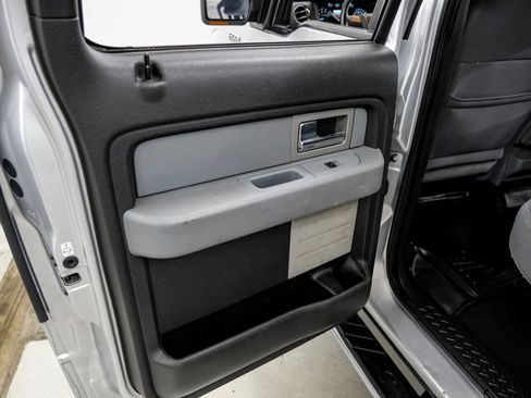 Used 2011 Ford F150 XLT w/ XLT Convenience Pkg image 40