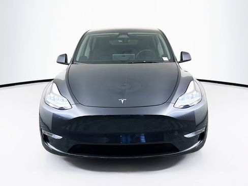 Used 2024 Tesla Model Y Long Range image 2