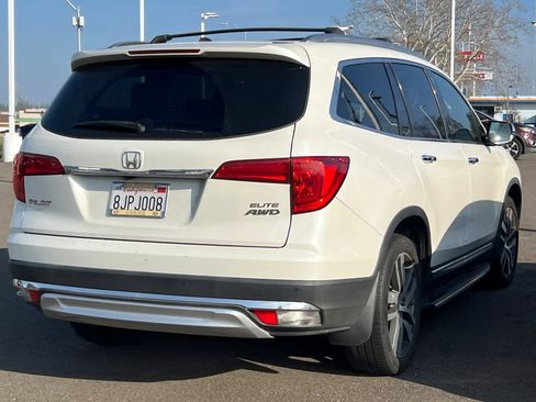 Used 2018 Honda Pilot Elite image 2