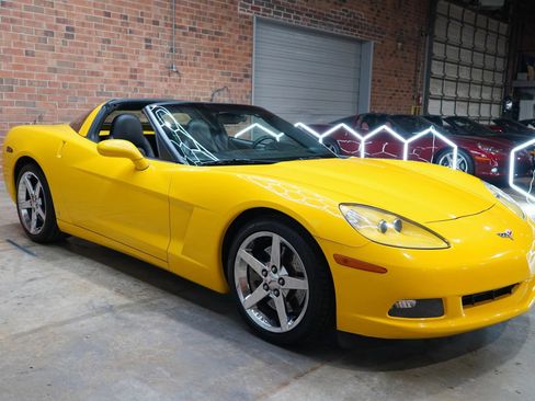 Used 2007 Chevrolet Corvette Coupe w/ Preferred Equipment Group RWD image 56