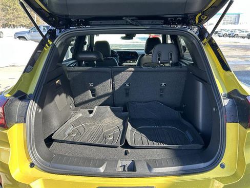 Used 2025 Chevrolet TrailBlazer RS w/ Driver Confidence Package image 47