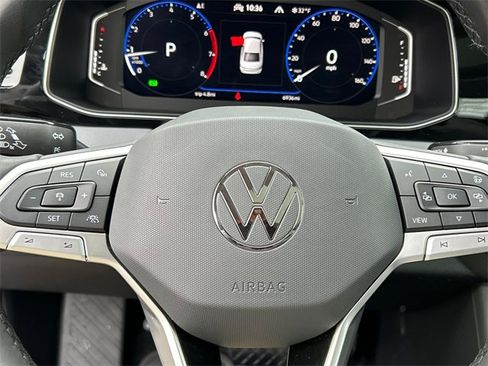 Certified 2025 Volkswagen Jetta SEL image 12