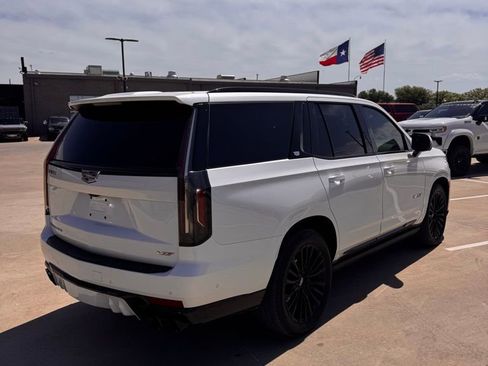 Used 2024 Cadillac Escalade V image 8