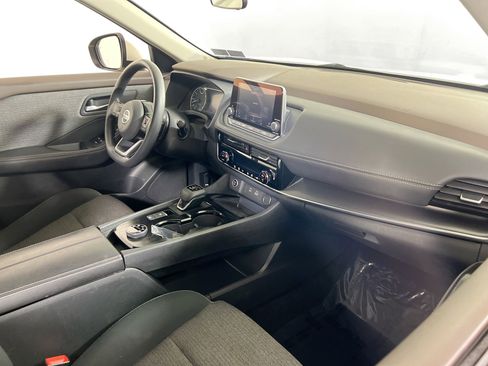 Used 2021 Nissan Rogue SV image 26