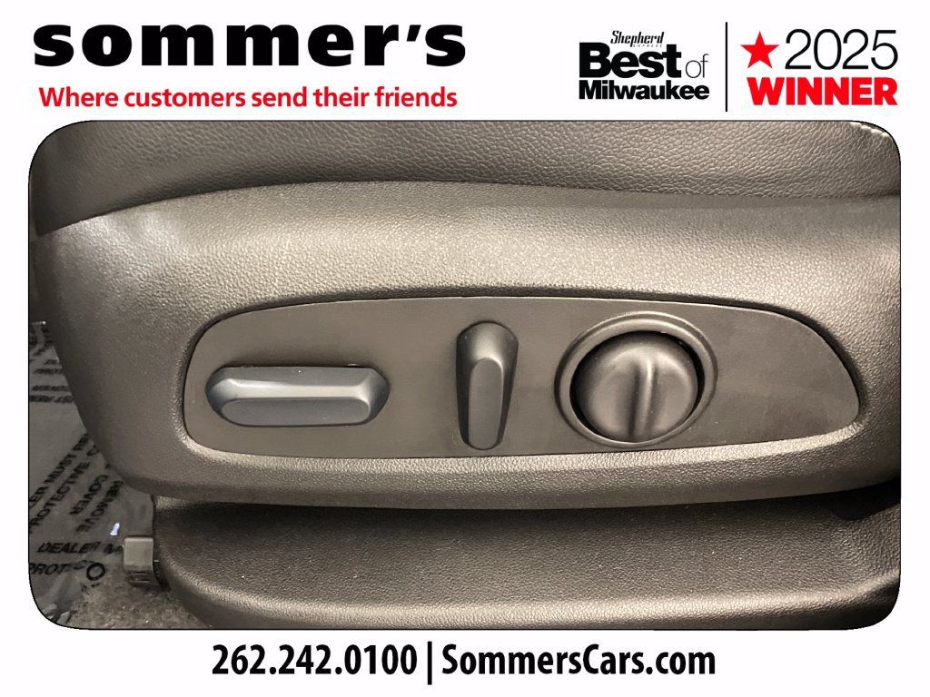 Used 2024 GMC Terrain SLT w/ Elevation Edition AWD/4WD image 10