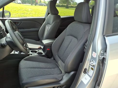 Used 2025 Subaru Forester Premium AWD/4WD image 12