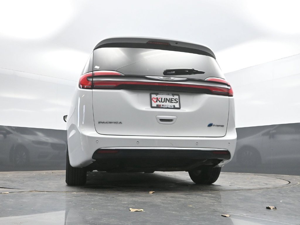 Used 2023 Chrysler Pacifica Touring-L FWD image 36