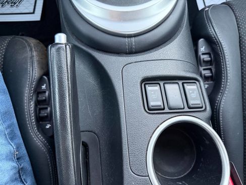 Used 2017 Nissan 370Z Touring image 16