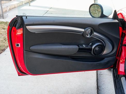 Certified 2024 MINI Cooper SE image 9