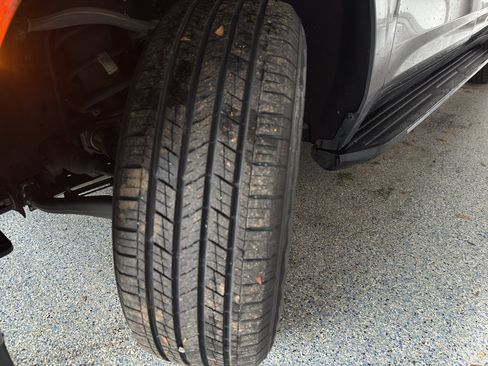 Used 2021 Chevrolet Suburban LT image 28