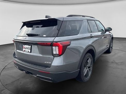 Used 2025 Ford Explorer ST-Line w/ ST-Line Street Pack AWD/4WD image 15