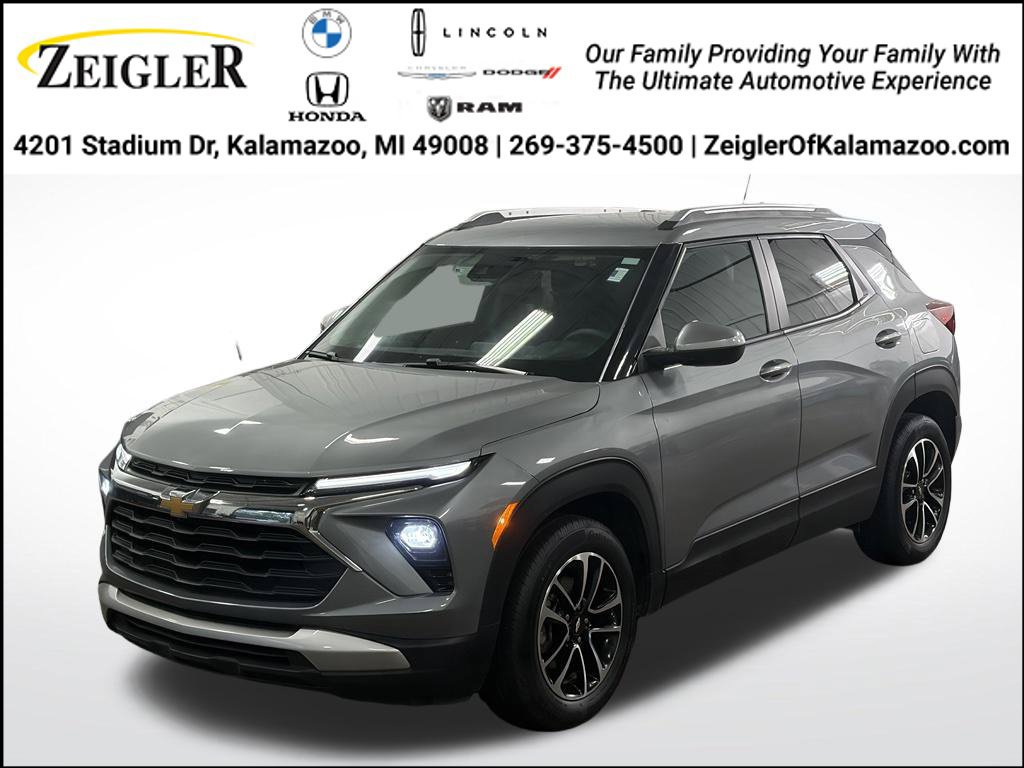 Used 2024 Chevrolet TrailBlazer LT FWD image 1