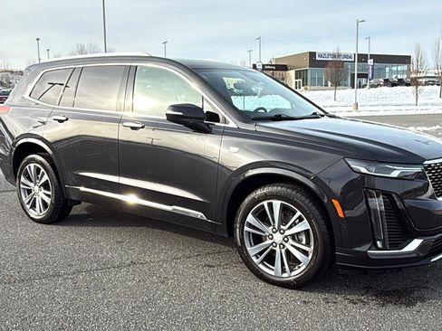 Used 2020 Cadillac XT6 Premium Luxury image 2