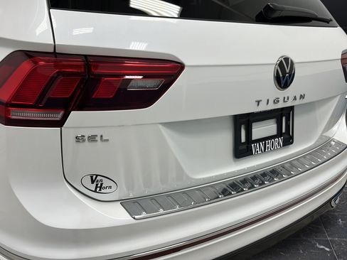 Used 2024 Volkswagen Tiguan SEL R-Line AWD/4WD image 40