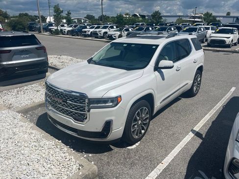 Used 2021 GMC Acadia Denali w/ Denali Technology Package FWD image 2