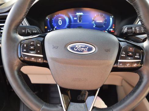 Used 2022 Ford Escape Titanium w/ Class II Trailer Tow Package AWD/4WD image 12