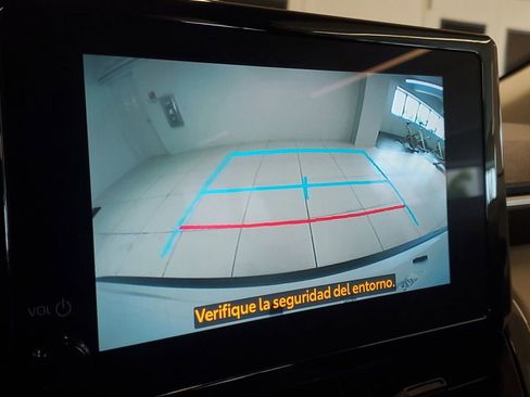 Used 2025 Toyota Corolla Cross L image 26