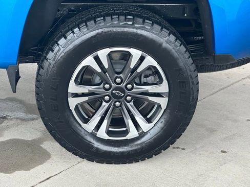 Used 2022 Chevrolet Colorado Z71 AWD/4WD image 13
