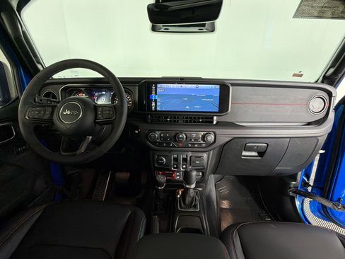 Used 2026 Jeep Wrangler Rubicon AWD/4WD image 13