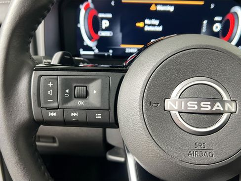 Used 2024 Nissan Rogue Platinum w/ Platinum Premium Package AWD/4WD image 18