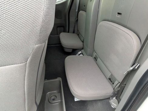 Used 2021 Nissan Frontier S RWD image 18
