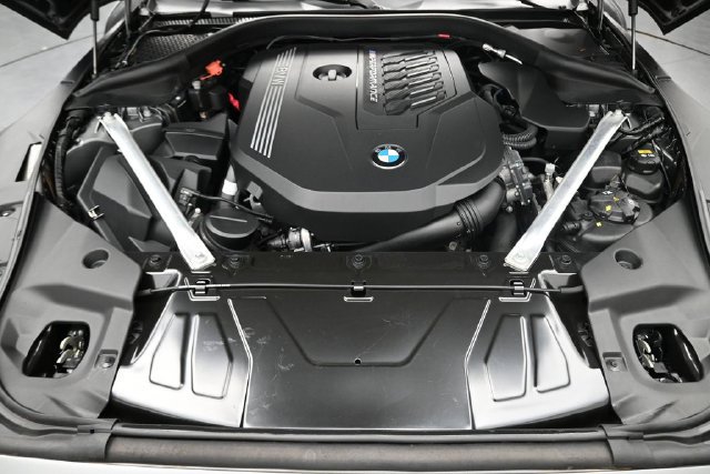 Used 2021 BMW Z4 M40i w/ Executive Package RWD image 21