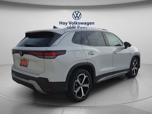 New 2026 Volkswagen Tiguan SE image 3