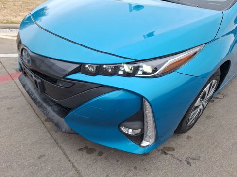Used 2021 Toyota Prius Prime Limited image 10
