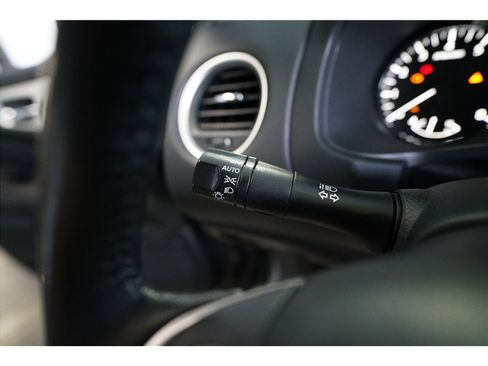 Used 2020 Nissan Pathfinder SL FWD image 23