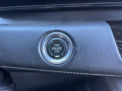 Used 2023 Cadillac Escalade Premium Luxury Platinum image 34