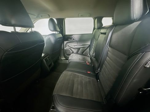 Used 2024 Mitsubishi Outlander SE AWD/4WD image 27