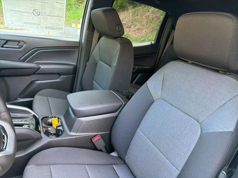 New 2026 Chevrolet Colorado W/T w/ WT Custom Package AWD/4WD image 9
