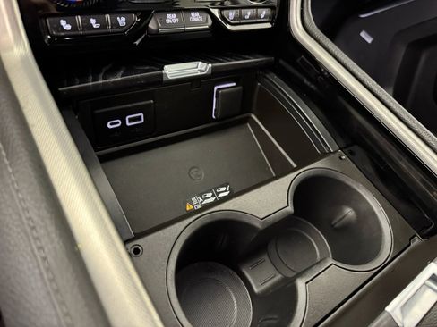 Used 2022 GMC Yukon Denali w/ Advanced Technology Package image 28