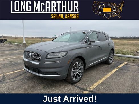 Used 2023 Lincoln Nautilus Reserve image 1