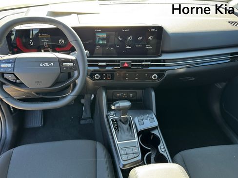New 2026 Kia Sportage LX FWD image 12