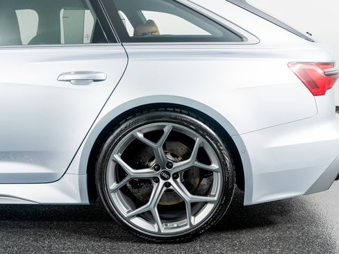 Used 2025 Audi RS 6 performance image 17