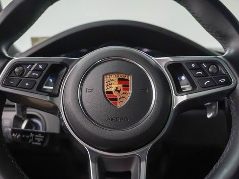 Certified 2023 Porsche Cayenne Platinum Edition image 27
