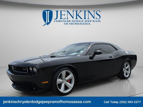 Used 2009 Dodge Challenger SRT8 w/ SRT Option Group II RWD image 11