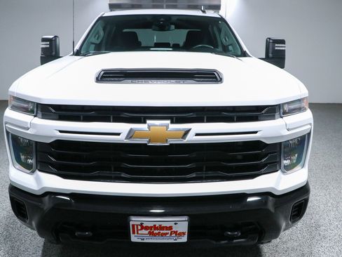 Used 2025 Chevrolet Silverado 2500 Custom w/ Custom Convenience Package AWD/4WD image 4