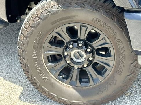 Used 2022 Ford F250 Platinum w/ Tremor Off-Road Package AWD/4WD image 10